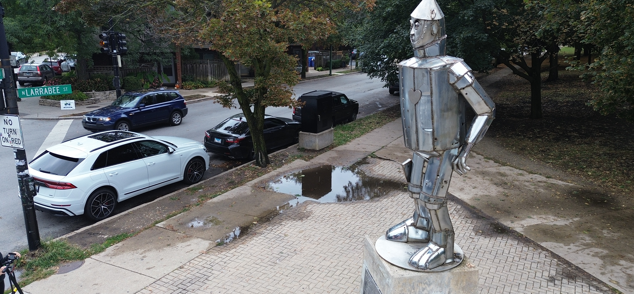 Statue of the Tin Man in front of Grand Dental - Oz Park